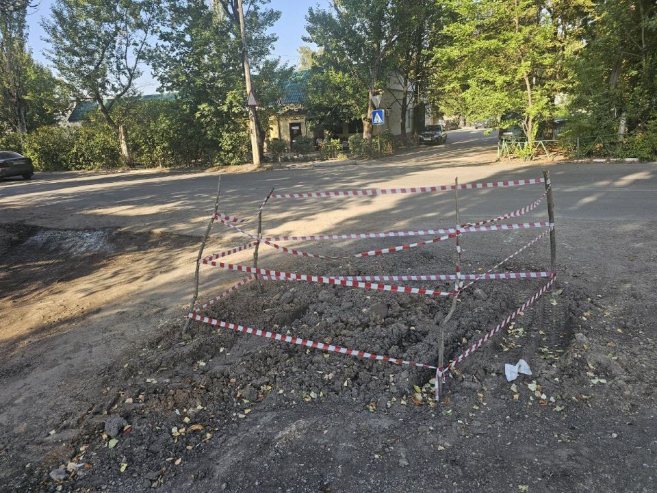 Председатель Комитета Народного Совета по природопользованию, экологии, недрам и природным ресурсам Сергей Михалев (фракция «Единая Россия») контролирует устранение порывов сетей водоснабжения в городе Шахтерск, на которые... Председатель Комитета Народного Совета по природопользованию, экологии, недрам и природным ресурсам Сергей Михалев (фракция «Единая Россия») контролирует устранение порывов сетей водоснабжения в городе Шахтерск, на которые...