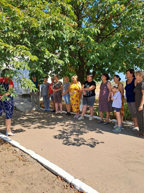 И.о.начальника Староигнатьевского территориального отдела провела встречу с жителями села Старая Ласпа по ул. Ленина И.о.начальника Староигнатьевского территориального отдела провела встречу с жителями села Старая Ласпа по ул. Ленина