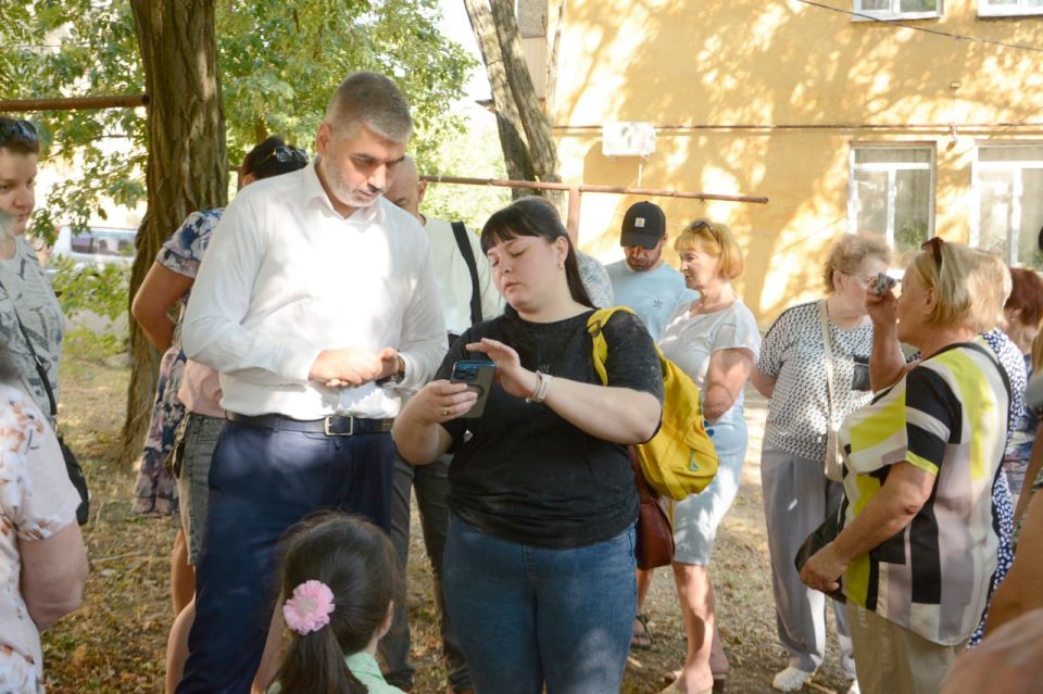Алексей Дорофеев: Сегодняшнее утро четверга началось со схода граждан в Будённовском районе Алексей Дорофеев: Сегодняшнее утро четверга началось со схода граждан в Будённовском районе