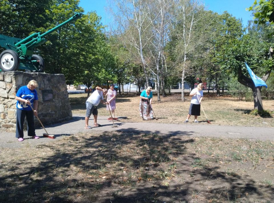31 июля в Червоногвардейском районе прошла акция «Чистый обелиск», организованная по партийному проекту «Историческая память» партии «Единая Россия» 31 июля в Червоногвардейском районе прошла акция «Чистый обелиск», организованная по партийному проекту «Историческая память» партии «Единая Россия»