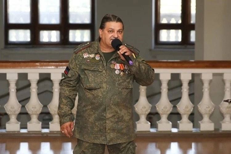 «История каждого достойна гордости и уважения»: в Донецкой научной библиотеке открылась фотовыставка «Отец Героя» «История каждого достойна гордости и уважения»: в Донецкой научной библиотеке открылась фотовыставка «Отец Героя»