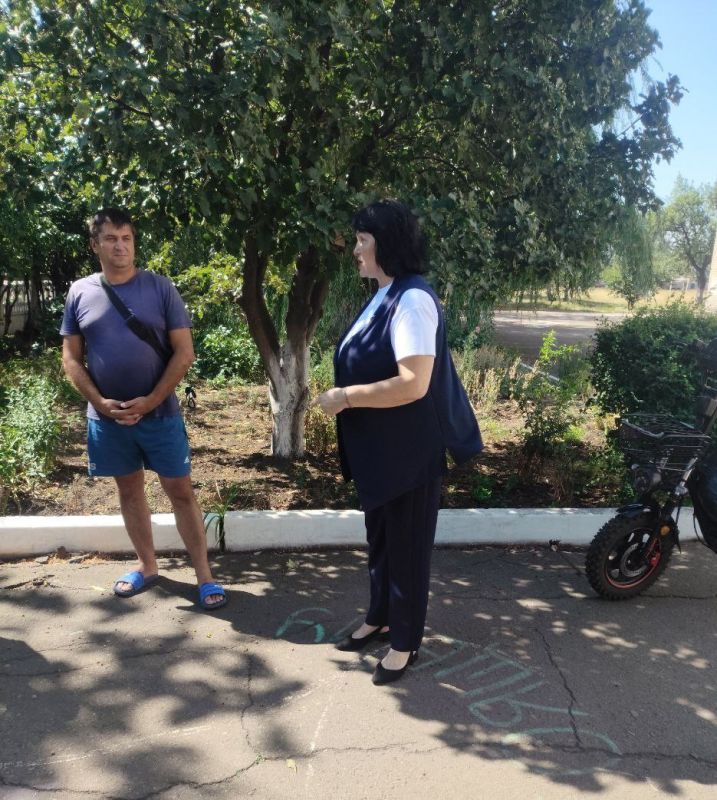Во исполнение поручения Главы Донецкой Народной Республики Дениса Владимировича Пушилина о ведении постоянного диалога с жителями республики, 31 июля 2025 года в Дебальцево состоялся встреча с населением с участием... Во исполнение поручения Главы Донецкой Народной Республики Дениса Владимировича Пушилина о ведении постоянного диалога с жителями республики, 31 июля 2025 года в Дебальцево состоялся встреча с населением с участием...