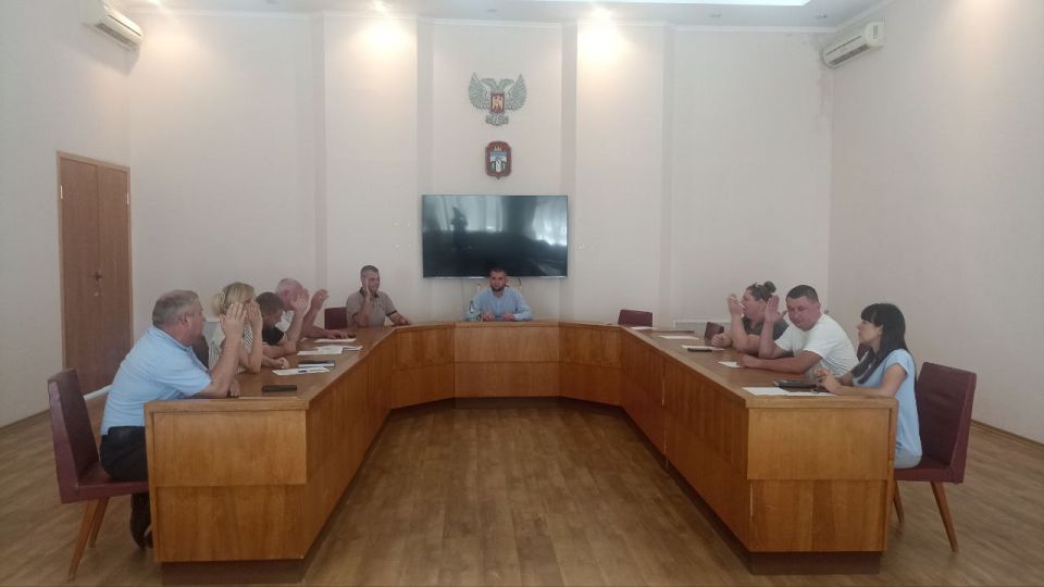 Депутат Тельмановского муниципального совета Владимир Ермак провел встречу с жителями села Шевченко Депутат Тельмановского муниципального совета Владимир Ермак провел встречу с жителями села Шевченко