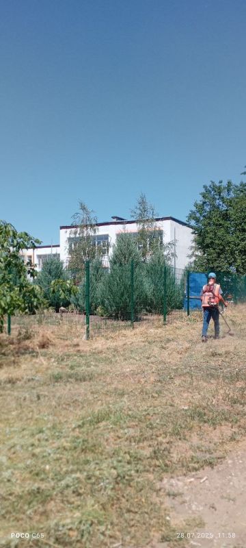 Выполняя поручение главы муниципального образования Волновахский МО Константина Зинченко, специалисты Службы Благоустройства «Комфорт» продолжают работу по покосу сорных и карантинных трав в соответствии с установленным... Выполняя поручение главы муниципального образования Волновахский МО Константина Зинченко, специалисты Службы Благоустройства «Комфорт» продолжают работу по покосу сорных и карантинных трав в соответствии с установленным...