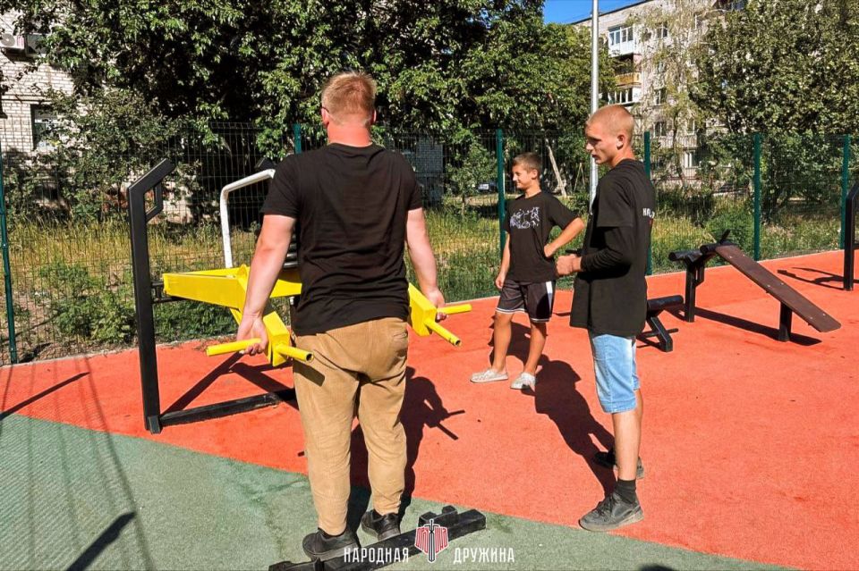 В рамках реализации проекта «Старший брат» ветеран боевых действий СВО Николай Онопченко провёл вечернюю тренировку на спортивной площадке В рамках реализации проекта «Старший брат» ветеран боевых действий СВО Николай Онопченко провёл вечернюю тренировку на спортивной площадке
