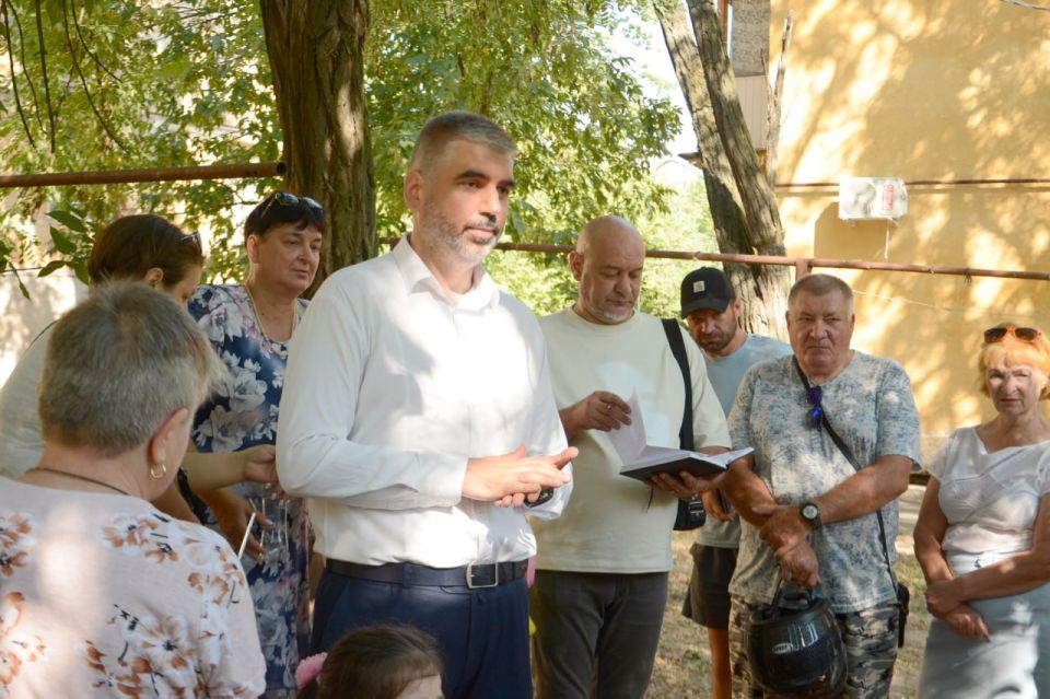 Алексей Дорофеев: Сегодняшнее утро четверга началось со схода граждан в Будённовском районе Алексей Дорофеев: Сегодняшнее утро четверга началось со схода граждан в Будённовском районе