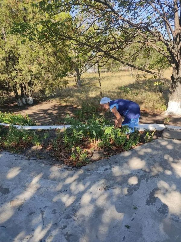 В Старобешевском округе прошла акция «Чистый четверг» В Старобешевском округе прошла акция «Чистый четверг»