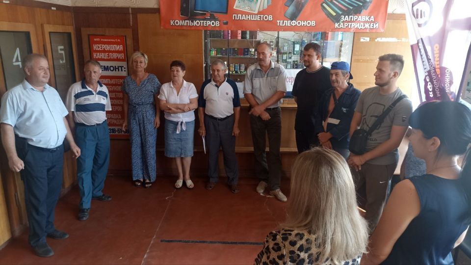 Депутат Тельмановского муниципального совета Владимир Ермак провел встречу с трудовым коллективом ГУП ДНР "РОС" ... Депутат Тельмановского муниципального совета Владимир Ермак провел встречу с трудовым коллективом ГУП ДНР "РОС" ...