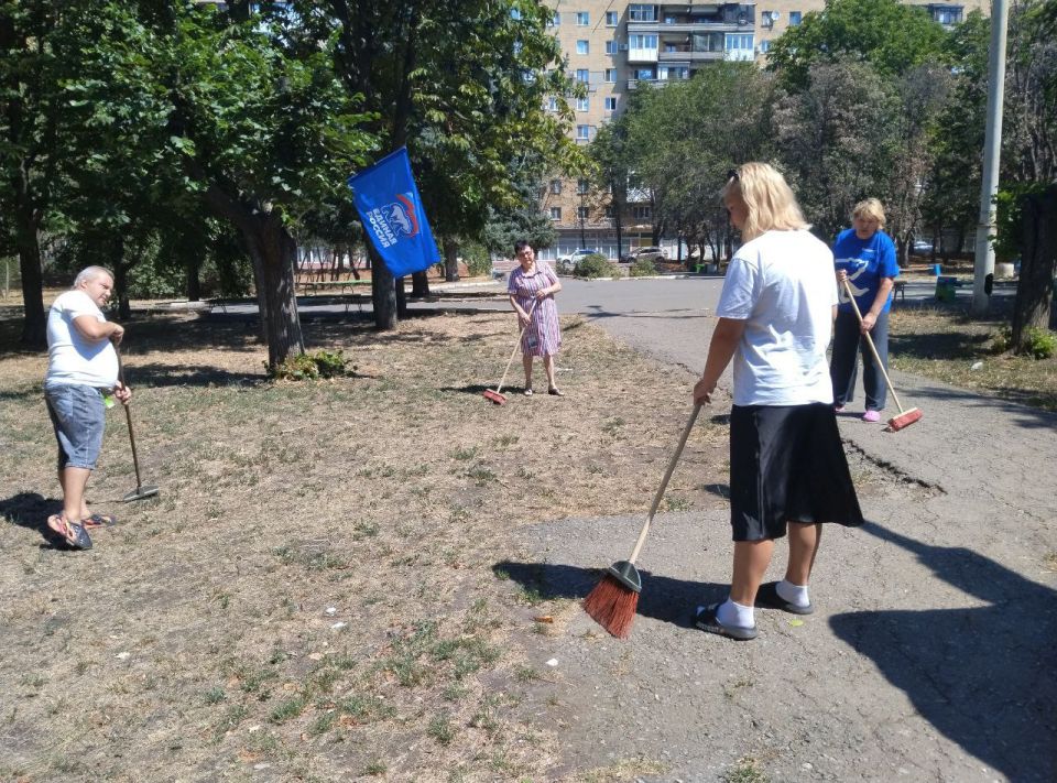 31 июля в Червоногвардейском районе прошла акция «Чистый обелиск», организованная по партийному проекту «Историческая память» партии «Единая Россия» 31 июля в Червоногвардейском районе прошла акция «Чистый обелиск», организованная по партийному проекту «Историческая память» партии «Единая Россия»