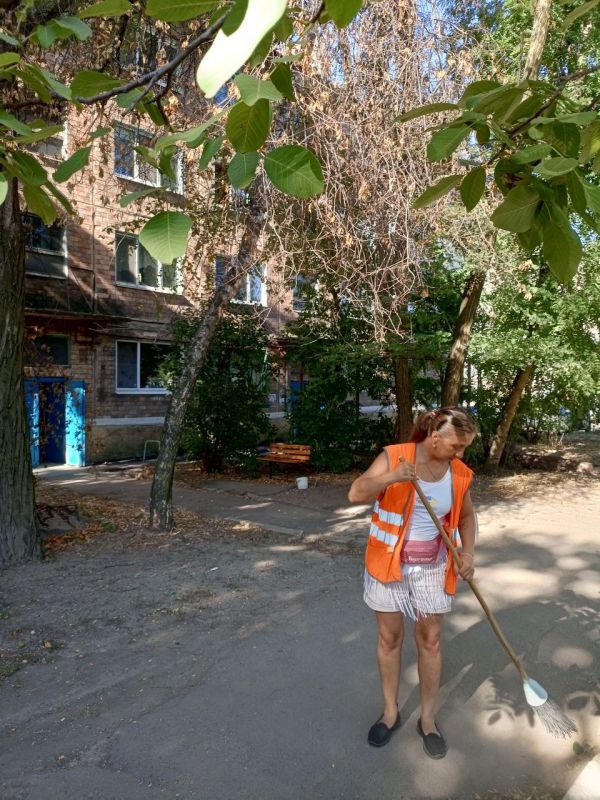 Елена Рязанцева: Сегодня, 01.08.2025 года, силами сотрудников жилищно-коммунальных предприятий Пролетарского внутригородского района г. Донецка были выполнены следующие работы: Елена Рязанцева: Сегодня, 01.08.2025 года, силами сотрудников жилищно-коммунальных предприятий Пролетарского внутригородского района г. Донецка были выполнены следующие работы: