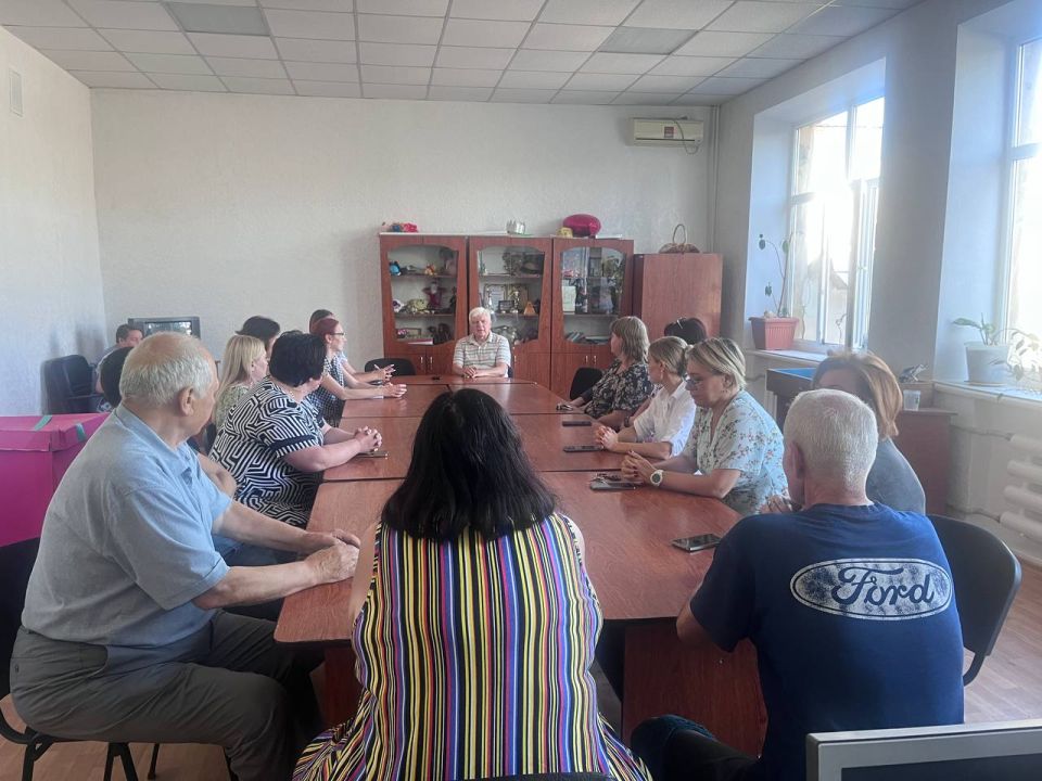 1 августа руководитель Управы Центрально-Городского внутригородского района Владимир Меша провел встречу с жителями в ФГБОУ ВО «Донбасская аграрная академия» 1 августа руководитель Управы Центрально-Городского внутригородского района Владимир Меша провел встречу с жителями в ФГБОУ ВО «Донбасская аграрная академия»