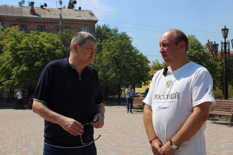 Иван Приходько: В рамках гуманитарной миссии от Тульской области также получили автобус марки «ПАЗ» Иван Приходько: В рамках гуманитарной миссии от Тульской области также получили автобус марки «ПАЗ»