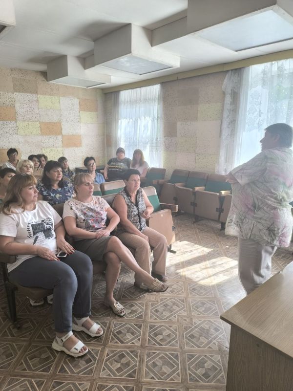 Встреча с жителями городского округа Докучаевск и трудовым коллективом Филиала №30 Республиканского центра по предоставлению мер социальной поддержки Встреча с жителями городского округа Докучаевск и трудовым коллективом Филиала №30 Республиканского центра по предоставлению мер социальной поддержки
