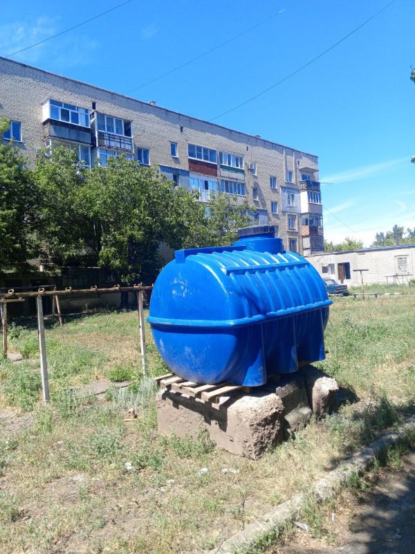 01.08.2025 года по поручению Главы Донецкой народной Республики администрацией городского округа Дебальцево совместно с Центром развития территорий Донецкой Народной Республики были установлены 5 емкостей для воды ( с... 01.08.2025 года по поручению Главы Донецкой народной Республики администрацией городского округа Дебальцево совместно с Центром развития территорий Донецкой Народной Республики были установлены 5 емкостей для воды ( с...