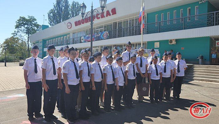 В преддверии Дня железнодорожника 1 августа 2025 года на Донецкой детской железной дороге прошел конкурс рисунков «Железная дорога глазами детей» В преддверии Дня железнодорожника 1 августа 2025 года на Донецкой детской железной дороге прошел конкурс рисунков «Железная дорога глазами детей»