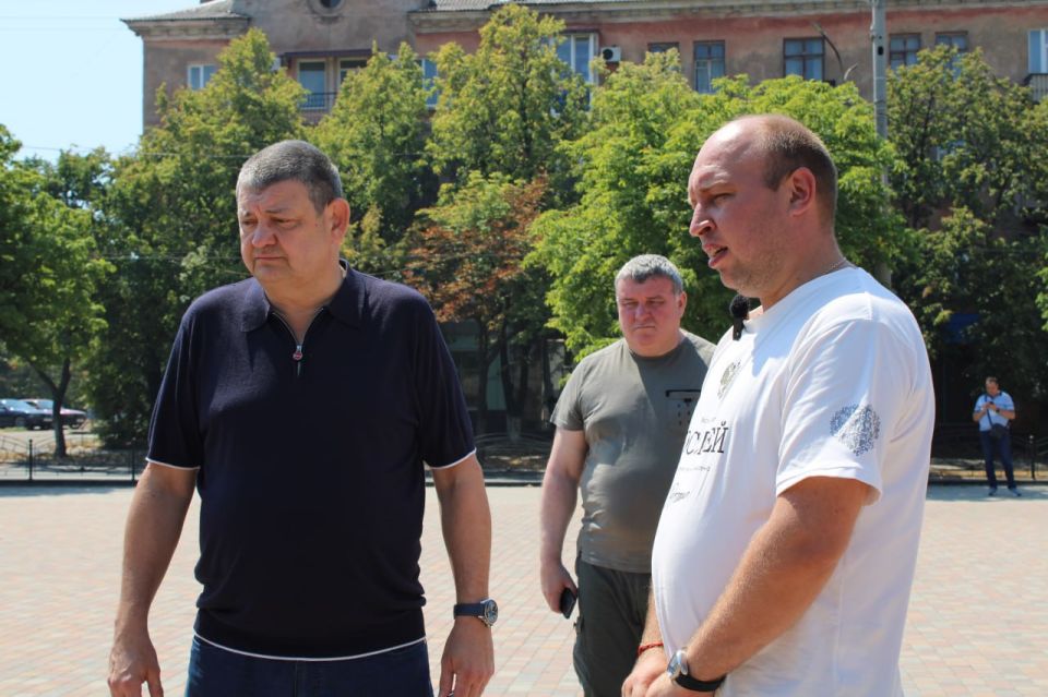 Роман Конев: В рамках гуманитарной миссии от Тульской области также получили автобус марки «ПАЗ» Роман Конев: В рамках гуманитарной миссии от Тульской области также получили автобус марки «ПАЗ»