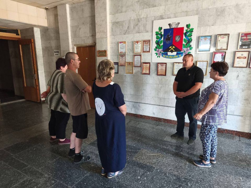 Председатель Иловайского городского совета Песчанский Виталий Викторович провел рабочую встречу с коллективом Дома науки и техники, в ходе которой были обсуждены актуальные вопросы городского хозяйства Председатель Иловайского городского совета Песчанский Виталий Викторович провел рабочую встречу с коллективом Дома науки и техники, в ходе которой были обсуждены актуальные вопросы городского хозяйства