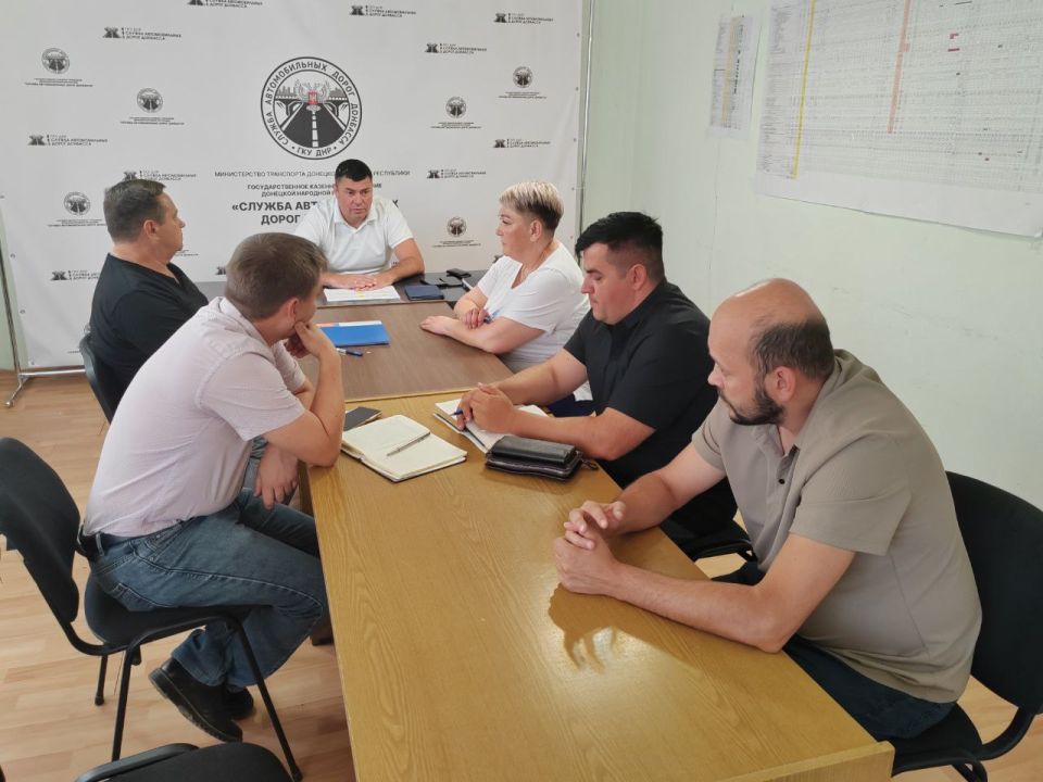 Впереди выходные — многие отправятся в путь на машине Впереди выходные — многие отправятся в путь на машине