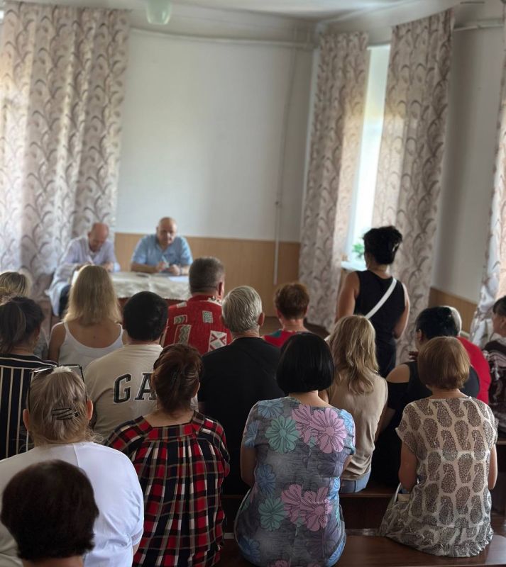 Сегодня в ГБУ ДНР «ЦГБ г. Кировское» по поручению Дениса Пушилина состоялась встреча главного врача с жителями города Кировское Сегодня в ГБУ ДНР «ЦГБ г. Кировское» по поручению Дениса Пушилина состоялась встреча главного врача с жителями города Кировское