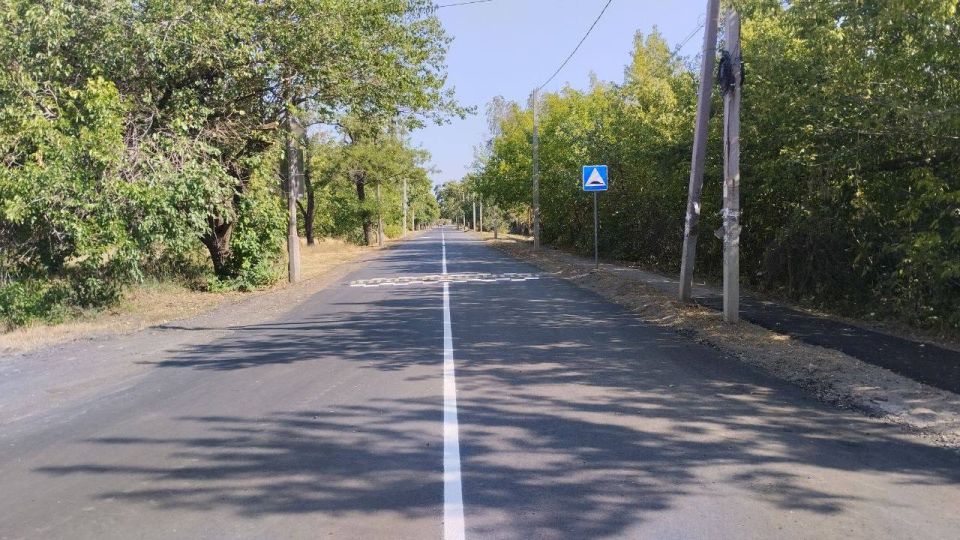 Чтобы не допустить срыва учебного процесса из-за дефицита воды, Глава ДНР Денис Пушилин поручил министру образования ДНР Олегу Трофимову установить емкости с водой и организовать своевременное наполнение, обеспечить... Чтобы не допустить срыва учебного процесса из-за дефицита воды, Глава ДНР Денис Пушилин поручил министру образования ДНР Олегу Трофимову установить емкости с водой и организовать своевременное наполнение, обеспечить...