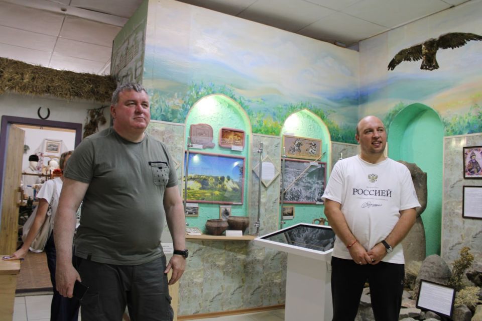 Иван Приходько: В рамках рабочего визита в Горловку совместно с Министром внутренней политики Тульской области Дмитрием Олеговичем Ярцевым и российским государственным деятелем, главой администрации города Тулы Ильей Ильичом... Иван Приходько: В рамках рабочего визита в Горловку совместно с Министром внутренней политики Тульской области Дмитрием Олеговичем Ярцевым и российским государственным деятелем, главой администрации города Тулы Ильей Ильичом...