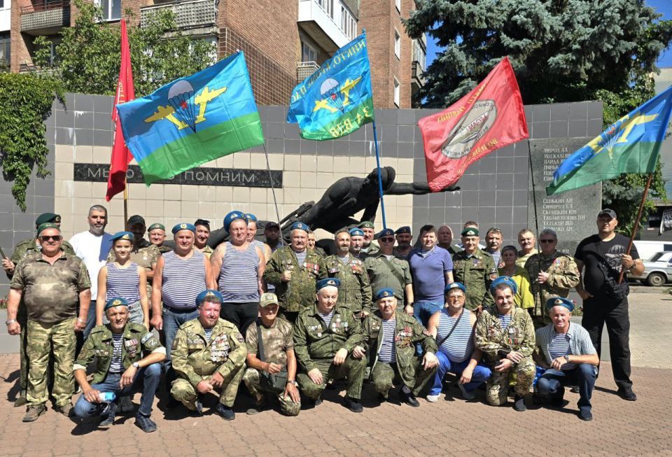 «Никто, кроме нас!» – этот девиз сегодня звучит с особой гордостью по всей стране «Никто, кроме нас!» – этот девиз сегодня звучит с особой гордостью по всей стране