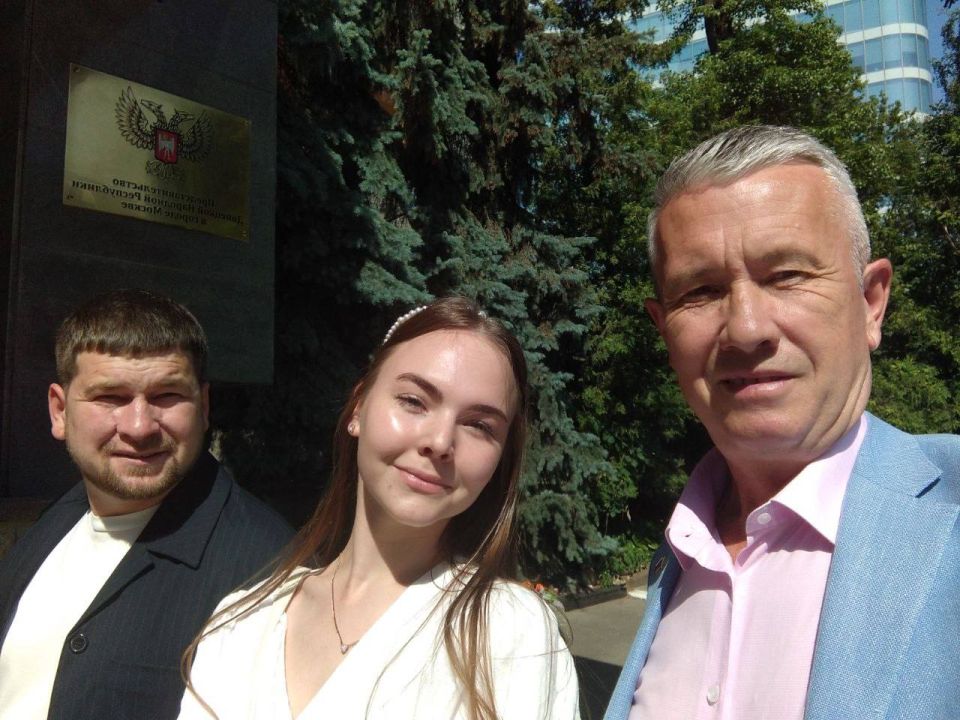 Представительство ДНР в Москве каждое лето открывает свои двери студентам столичных ВУЗов для прохождения производственной практики Представительство ДНР в Москве каждое лето открывает свои двери студентам столичных ВУЗов для прохождения производственной практики