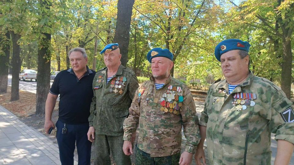 Виктория Жукова: Дорогие ветераны, воины-десантники, жители нашего округа! Виктория Жукова: Дорогие ветераны, воины-десантники, жители нашего округа!