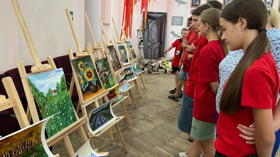 Юнармейцы города Кировское приняли участие в акции "Музей моей Родины"! Ребята посетили выставку, посвященную Специальной Военной Операции, где смогли ознакомиться с уникальными экспонатами и услышать важные рассказы Юнармейцы города Кировское приняли участие в акции "Музей моей Родины"! Ребята посетили выставку, посвященную Специальной Военной Операции, где смогли ознакомиться с уникальными экспонатами и услышать важные рассказы