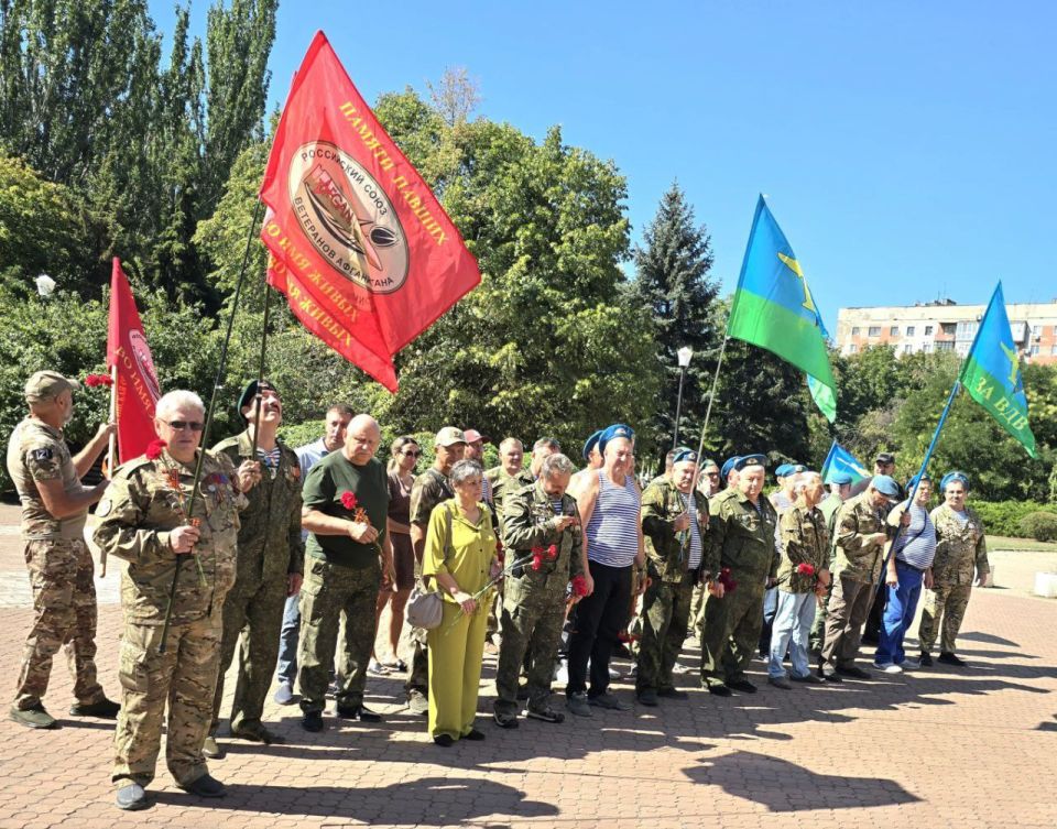 «Никто, кроме нас!» – этот девиз сегодня звучит с особой гордостью по всей стране «Никто, кроме нас!» – этот девиз сегодня звучит с особой гордостью по всей стране