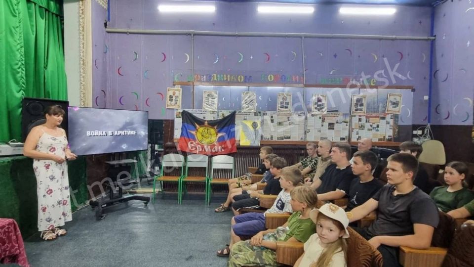 В Клубе посёлка Широкий в рамках проекта «Историческая память» партии «Единая Россия» состоялся просмотр документального фильма В Клубе посёлка Широкий в рамках проекта «Историческая память» партии «Единая Россия» состоялся просмотр документального фильма