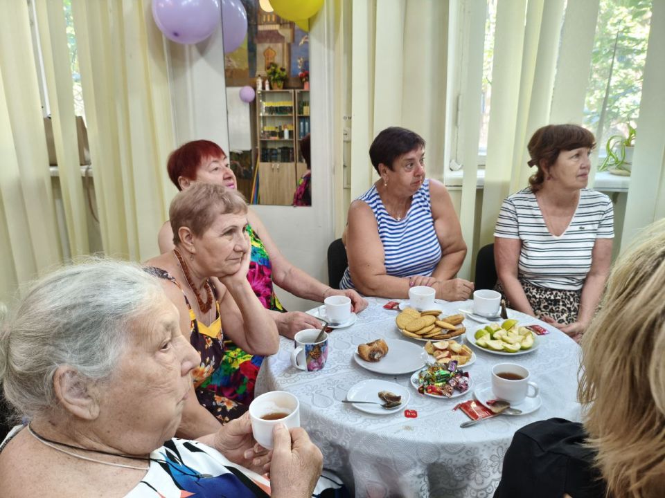 "Людей Маргелова не брать в плен, а расстреливать их на месте, так как в плену десантник является диверсантом." (из устава ВС США) "Людей Маргелова не брать в плен, а расстреливать их на месте, так как в плену десантник является диверсантом." (из устава ВС США)