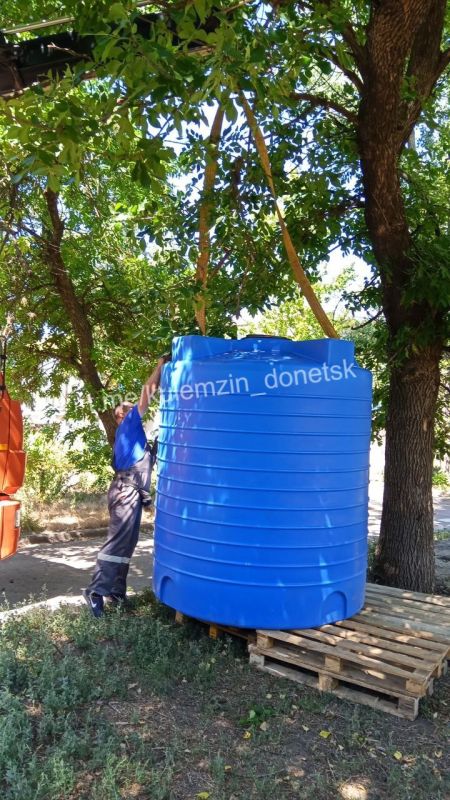 Алексей Кулемзин: В Донецке продолжается установка ёмкостей для воды по поручению Главы ДНР Дениса Пушилина Алексей Кулемзин: В Донецке продолжается установка ёмкостей для воды по поручению Главы ДНР Дениса Пушилина