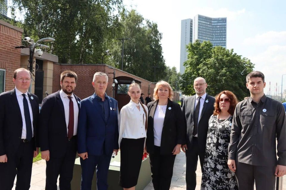 Представительство ДНР в Москве каждое лето открывает свои двери студентам столичных ВУЗов для прохождения производственной практики Представительство ДНР в Москве каждое лето открывает свои двери студентам столичных ВУЗов для прохождения производственной практики