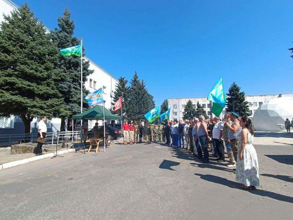2 августа у памятника воинам-интернационалистам состоялось мероприятие ко Дню воздушно-десантных войск «Никто, кроме нас» 2 августа у памятника воинам-интернационалистам состоялось мероприятие ко Дню воздушно-десантных войск «Никто, кроме нас»