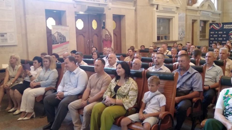 2 августа на Ясиноватском железнодорожном узле состоялось торжественное мероприятие в честь Дня железнодорожника 2 августа на Ясиноватском железнодорожном узле состоялось торжественное мероприятие в честь Дня железнодорожника