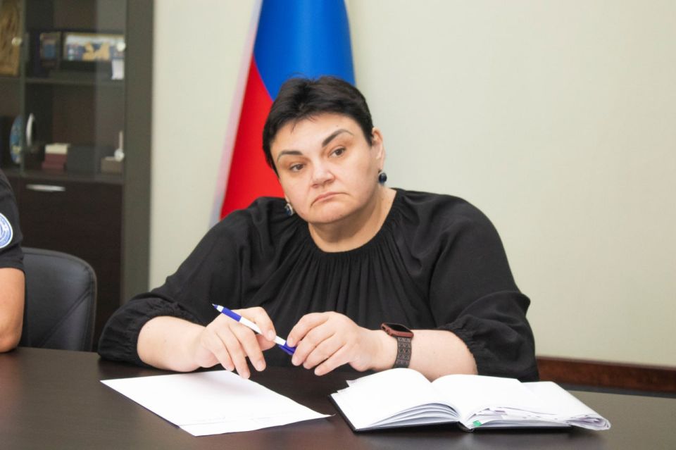 Константин Кузьмин: Провел совещание с депутатами Народного Совета ДНР Константин Кузьмин: Провел совещание с депутатами Народного Совета ДНР