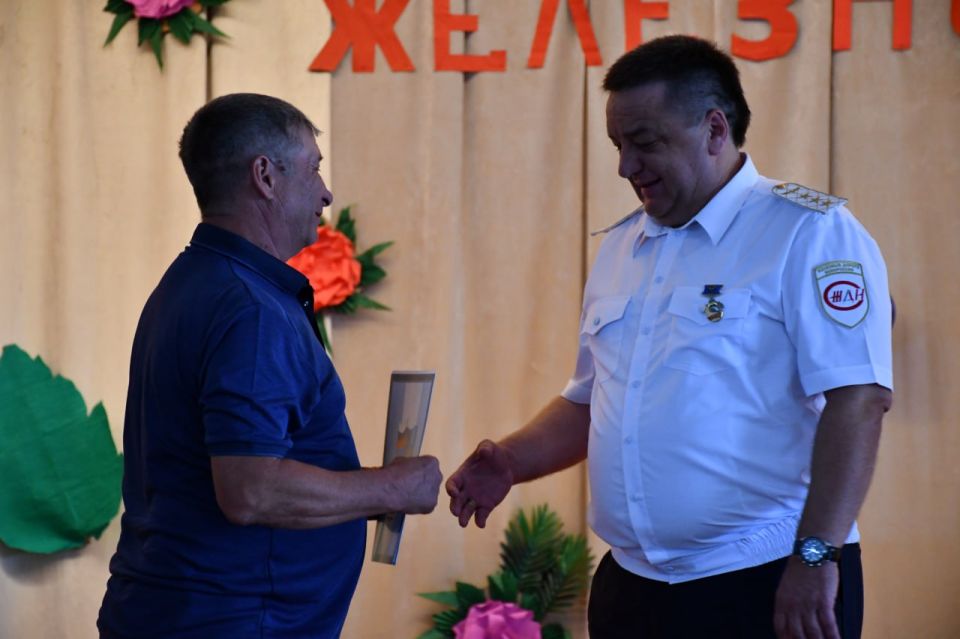 В преддверии празднования Дня железнодорожников, сегодня в Дебальцево чествовали с профессиональным праздником работников стальных магистралей В преддверии празднования Дня железнодорожников, сегодня в Дебальцево чествовали с профессиональным праздником работников стальных магистралей