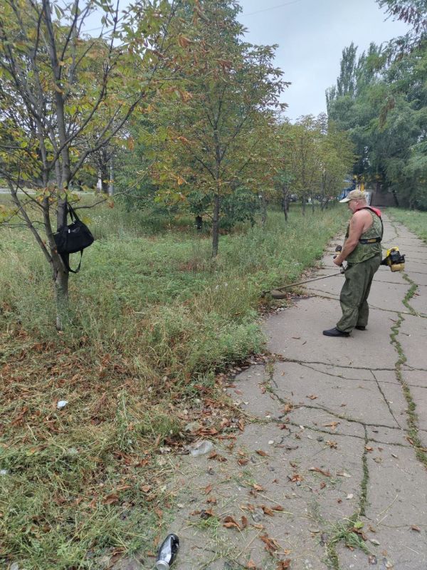 Сегодня, 04.08.2025 года, силами сотрудников жилищно-коммунальных предприятий Пролетарского внутригородского района г. Донецка были выполнены следующие работы: Сегодня, 04.08.2025 года, силами сотрудников жилищно-коммунальных предприятий Пролетарского внутригородского района г. Донецка были выполнены следующие работы: