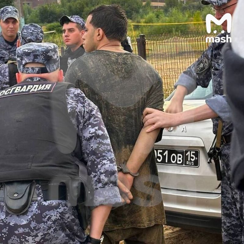 Кубинские гастарбайтеры толпой напали на спасателей пляжа в подмосковном Дзержинском — закидали их бутылками и устроили поножовщину Кубинские гастарбайтеры толпой напали на спасателей пляжа в подмосковном Дзержинском — закидали их бутылками и устроили поножовщину