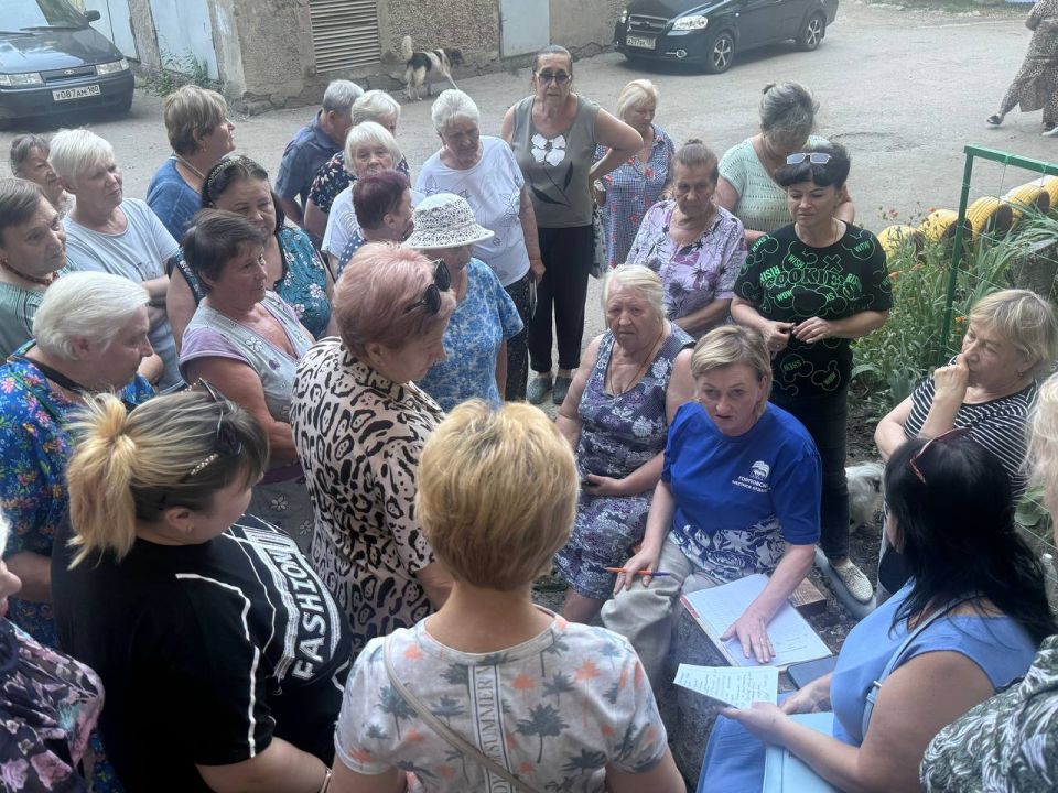 Роман Конев: В Горловке в рамках партийной инициативы «Управдом», реализуемой партией «Единая Россия», ведется активное избрание старших по домам Роман Конев: В Горловке в рамках партийной инициативы «Управдом», реализуемой партией «Единая Россия», ведется активное избрание старших по домам