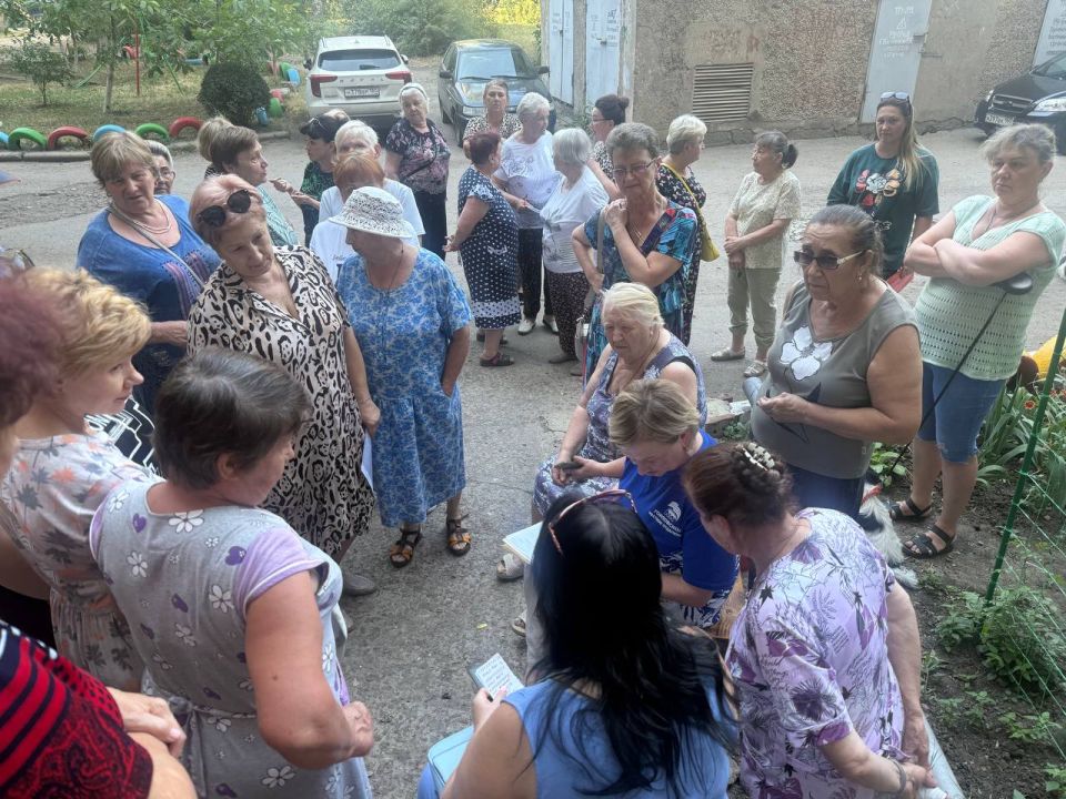 Роман Конев: В Горловке в рамках партийной инициативы «Управдом», реализуемой партией «Единая Россия», ведется активное избрание старших по домам Роман Конев: В Горловке в рамках партийной инициативы «Управдом», реализуемой партией «Единая Россия», ведется активное избрание старших по домам