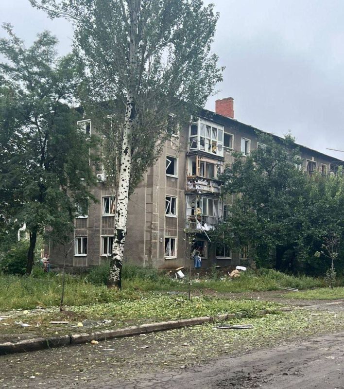 Последствия прилетов в Доброполье на западе ДНР Последствия прилетов в Доброполье на западе ДНР