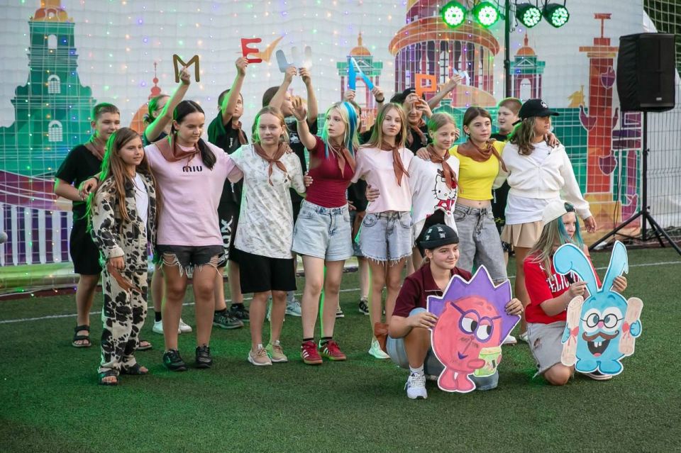 Санкт-Петербург принял 1600 детей из Мариуполя за два летних месяца Санкт-Петербург принял 1600 детей из Мариуполя за два летних месяца