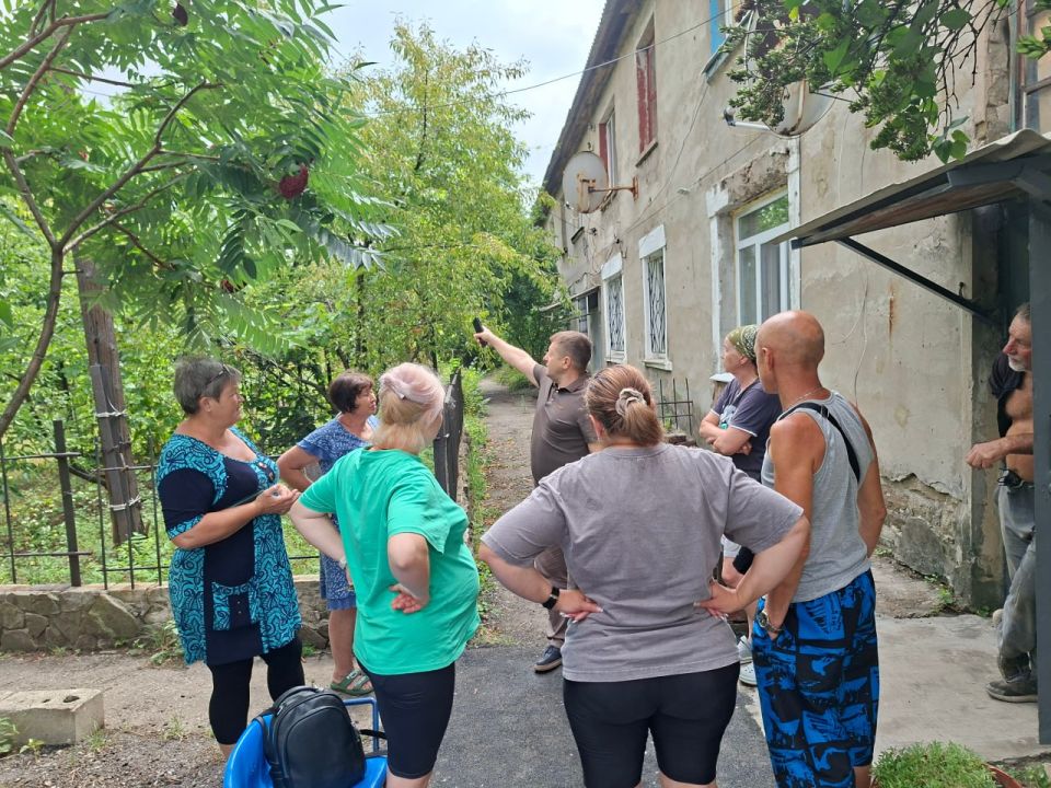 Сергей Желновач: Во исполнение поручения Главы Донецкой Народной Республики Дениса Владимировича Пушилина о ведении постоянного диалога с жителями республики, сегодня 04 августа 2025 года заместитель главы администрации... Сергей Желновач: Во исполнение поручения Главы Донецкой Народной Республики Дениса Владимировича Пушилина о ведении постоянного диалога с жителями республики, сегодня 04 августа 2025 года заместитель главы администрации...