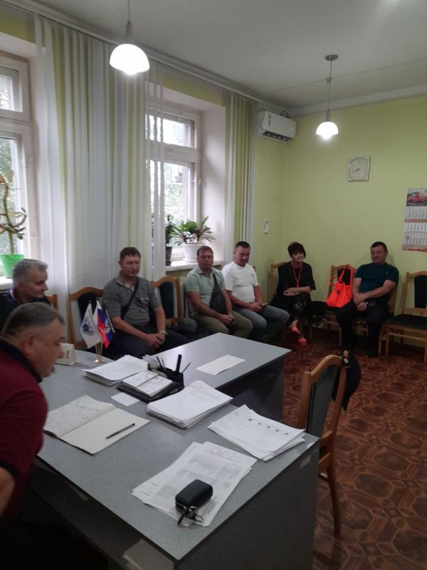 Во исполнение поручения Главы Донецкой Народной Республики Дениса Владимировича Пушилина о ведении постоянного диалога с людьми, сегодня, 04.08.2025, депутат Дебальцевского городского совета Сергей Прусов встретился с... Во исполнение поручения Главы Донецкой Народной Республики Дениса Владимировича Пушилина о ведении постоянного диалога с людьми, сегодня, 04.08.2025, депутат Дебальцевского городского совета Сергей Прусов встретился с...