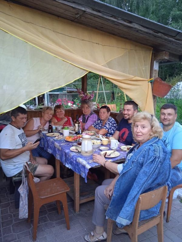 В Центрально-Городском районе Горловки продолжается акция «Добрые соседи» В Центрально-Городском районе Горловки продолжается акция «Добрые соседи»