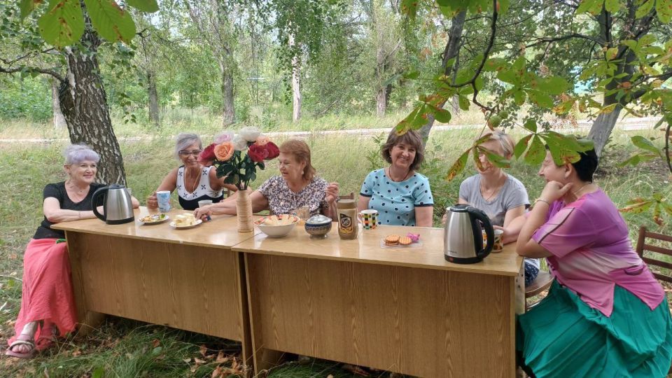 В Центрально-Городском районе Горловки продолжается акция «Добрые соседи» В Центрально-Городском районе Горловки продолжается акция «Добрые соседи»