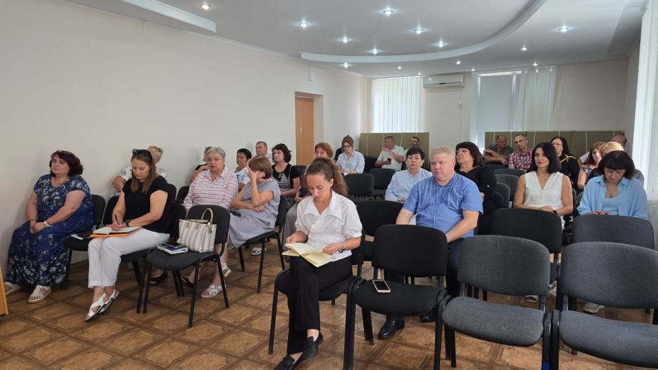 4 августа в Администрации Старобешевского муниципального округа прошло аппаратное совещание с руководителями структурных и территориальных подразделений Администрации Старобешевского муниципального округа, учреждений... 4 августа в Администрации Старобешевского муниципального округа прошло аппаратное совещание с руководителями структурных и территориальных подразделений Администрации Старобешевского муниципального округа, учреждений...