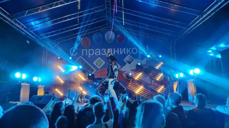 Всего две недели назад в Николо-Ленивце Калужской области, где должен пройти Signal, прошел фестиваль «Архстояние» Всего две недели назад в Николо-Ленивце Калужской области, где должен пройти Signal, прошел фестиваль «Архстояние»